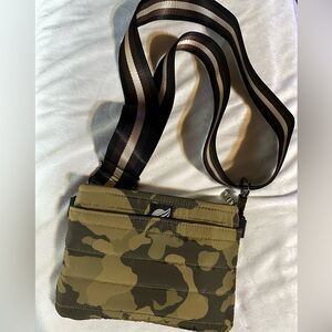 Baby got back or tiny waist